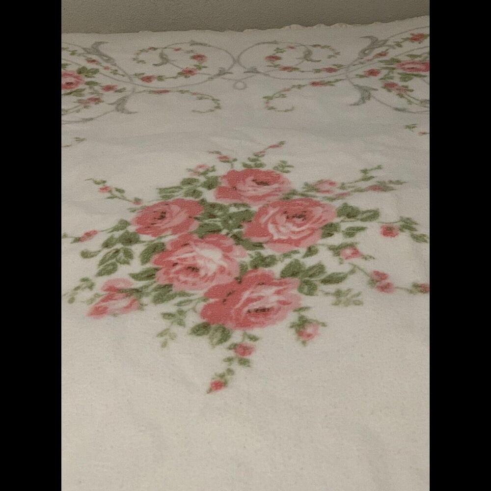 Vtg Heavy Blanket Pink Floral Satin Trim Flannel Cottage 88”x70”